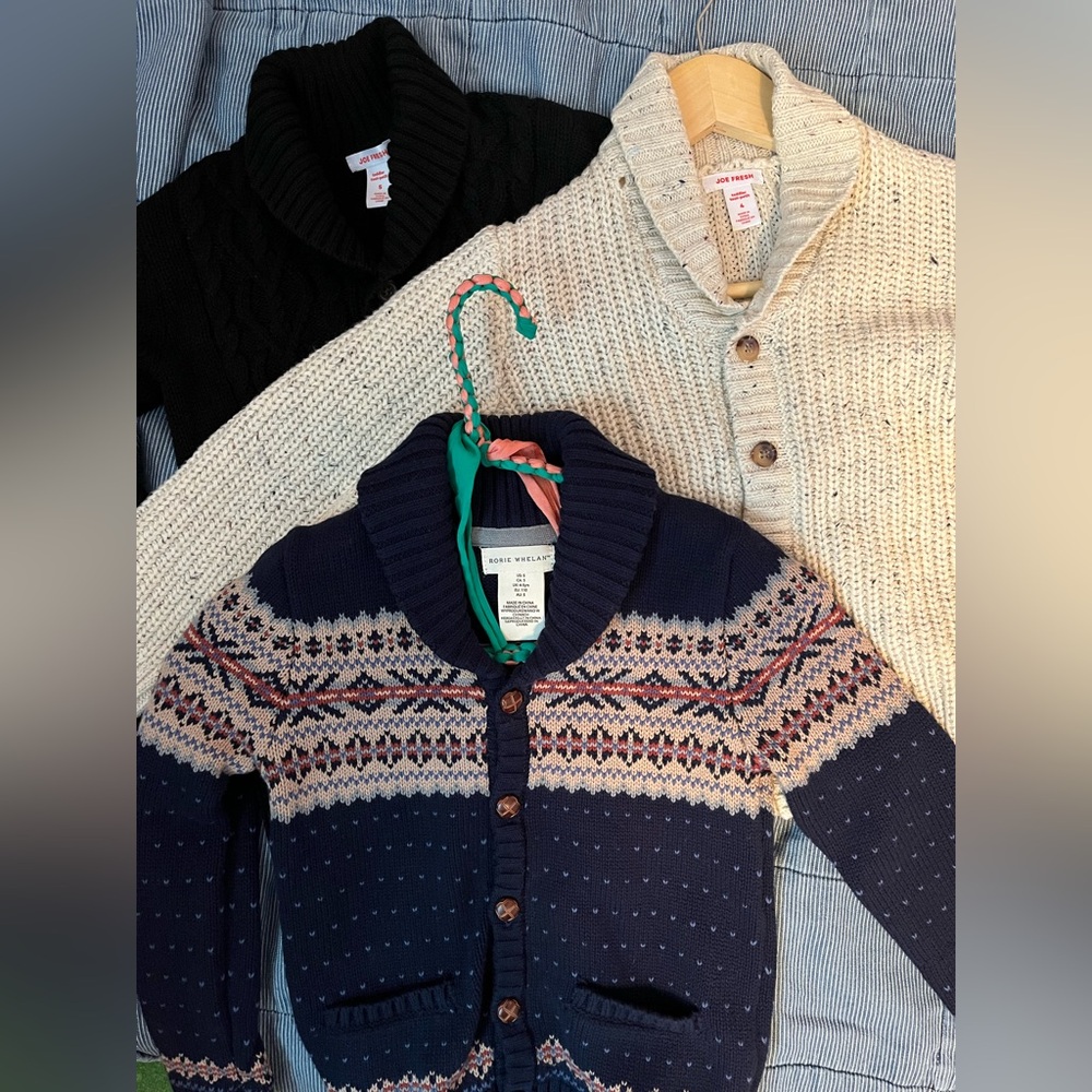 3x Childrens Cardigans . Never worn sizes 4T &5(x2)